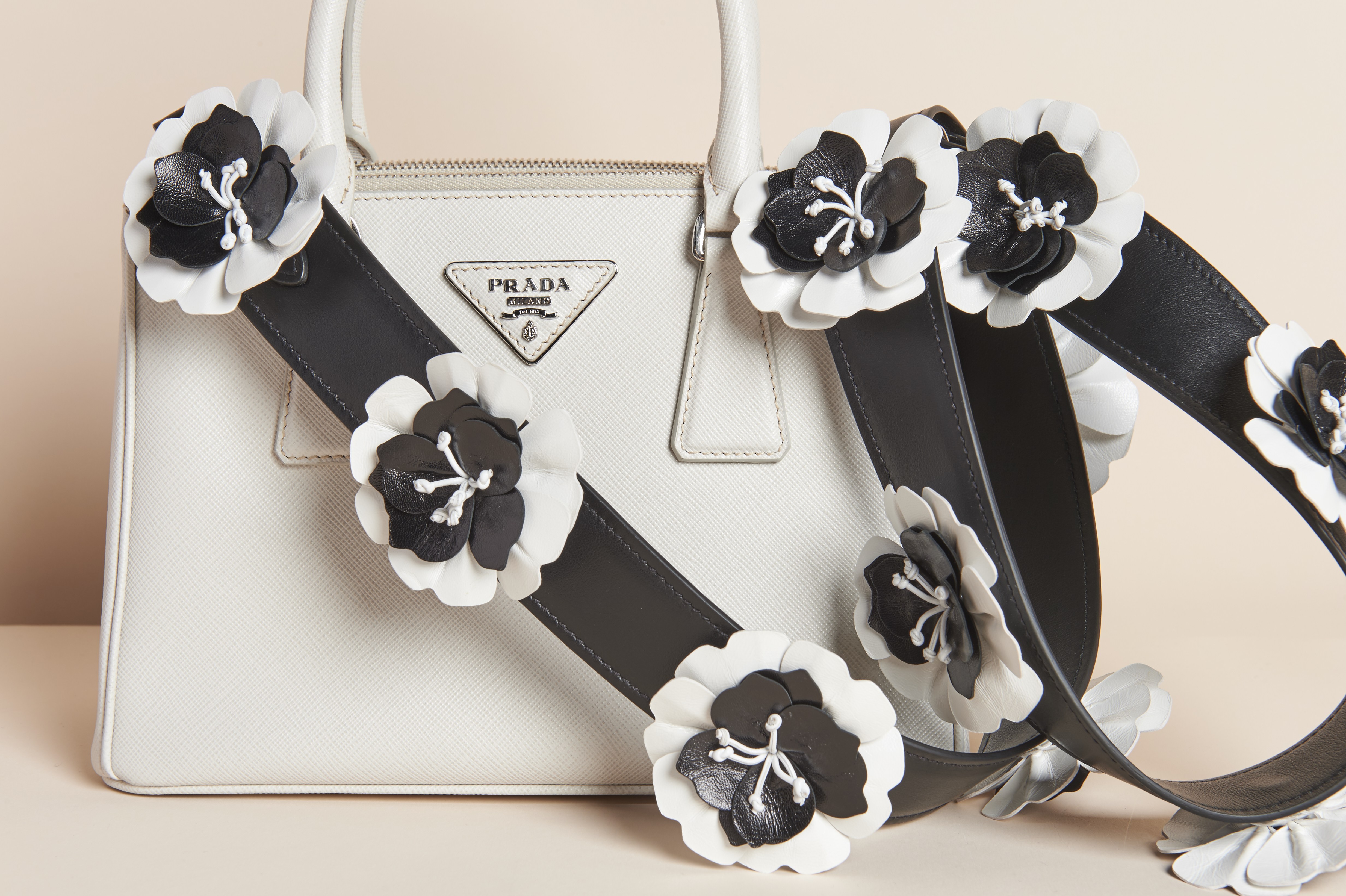 Prada-GalleriaCalf-Flower-strap_HK7150strap